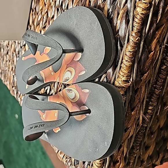 Givenchy Tong Favelas - Picture 5 of 6